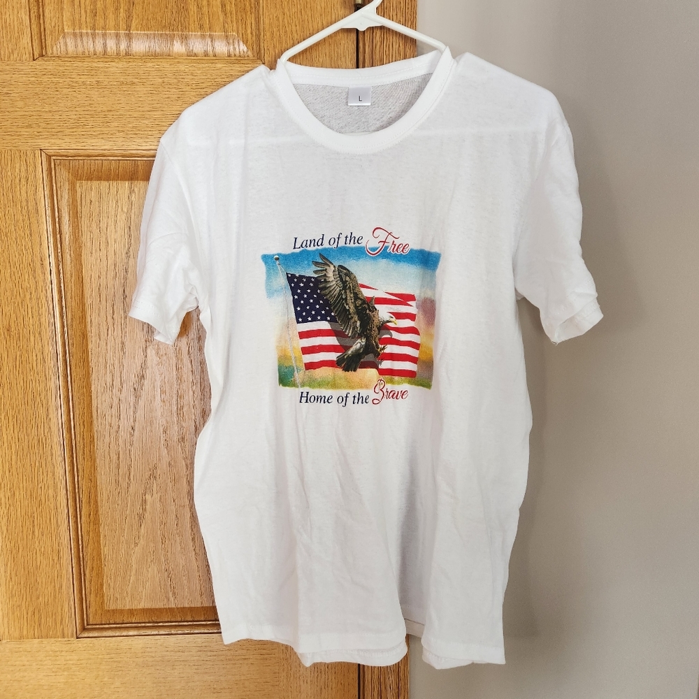 NWOT No Brand Name T-Shirt